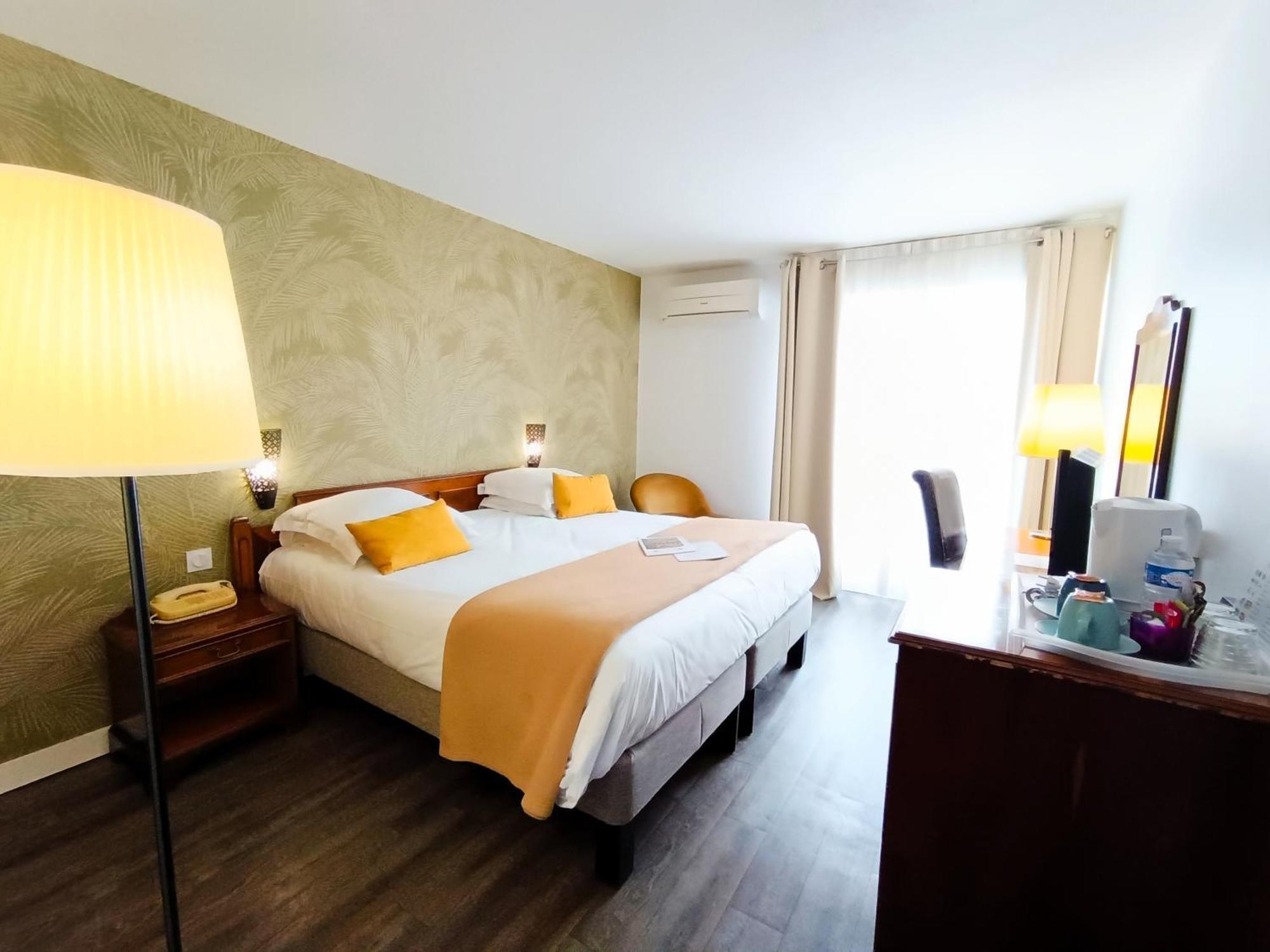 Hotel Des Tuileries Nîmes Eksteriør bilde