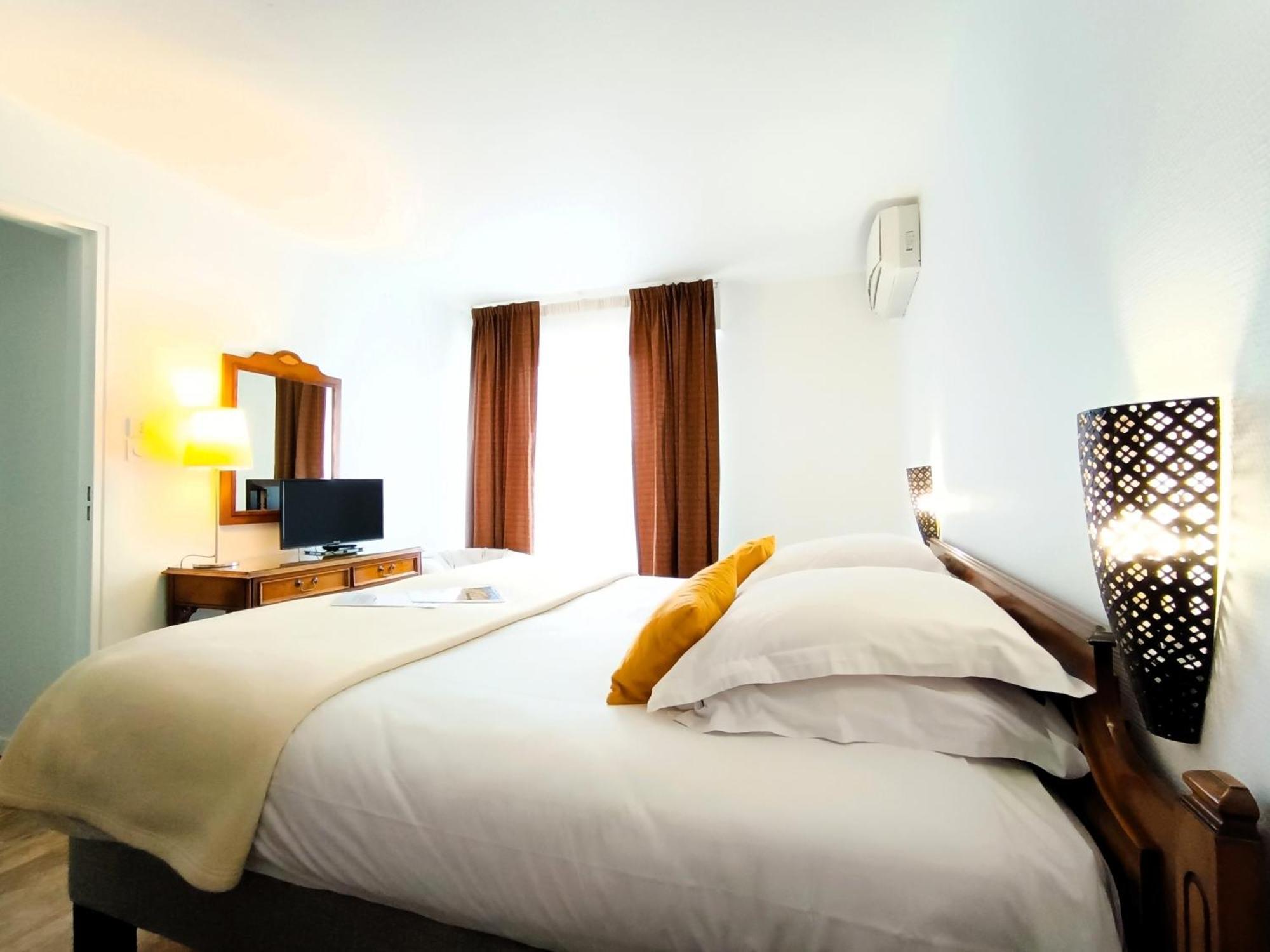 Hotel Des Tuileries Nîmes Eksteriør bilde