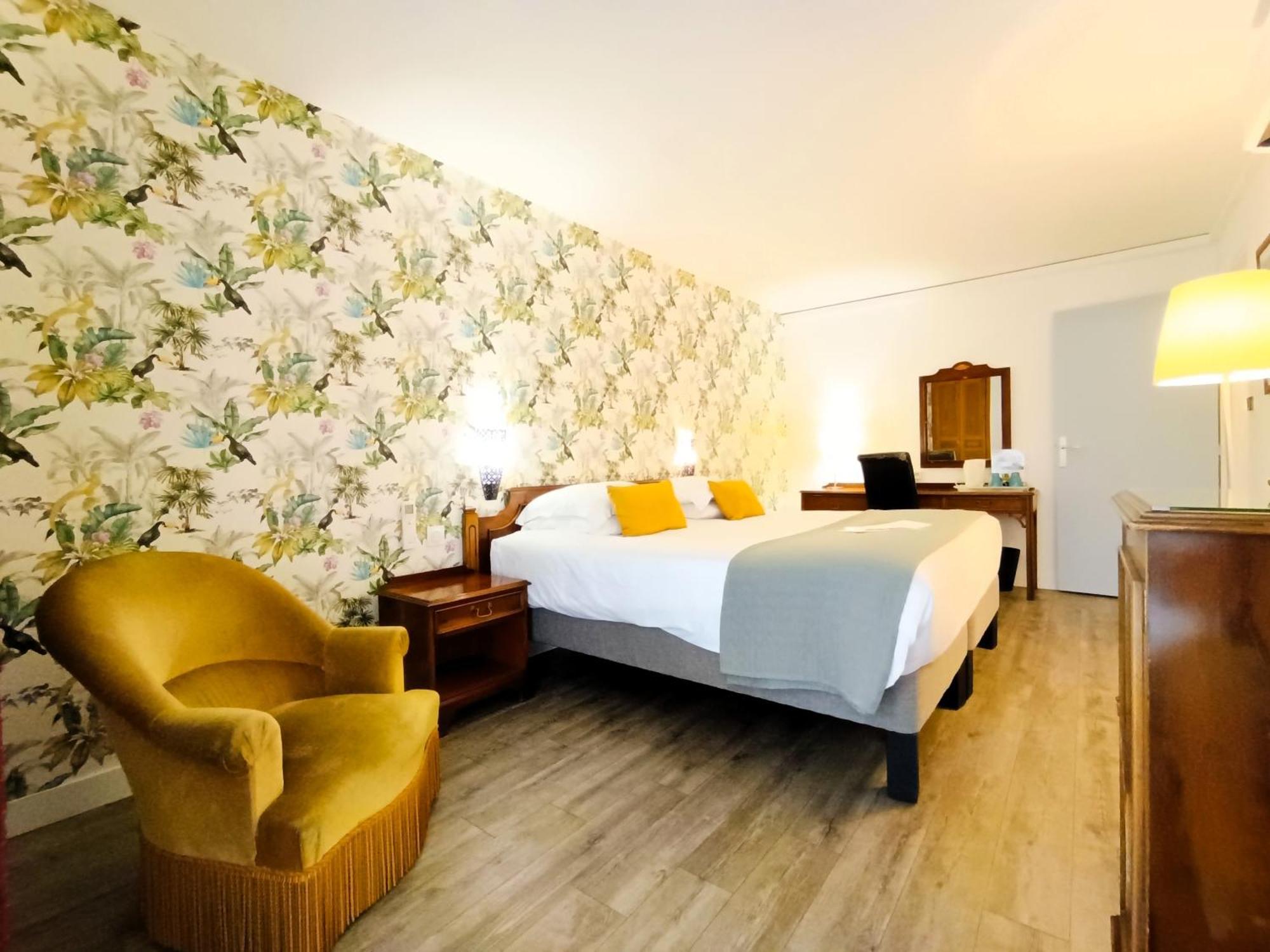 Hotel Des Tuileries Nîmes Eksteriør bilde