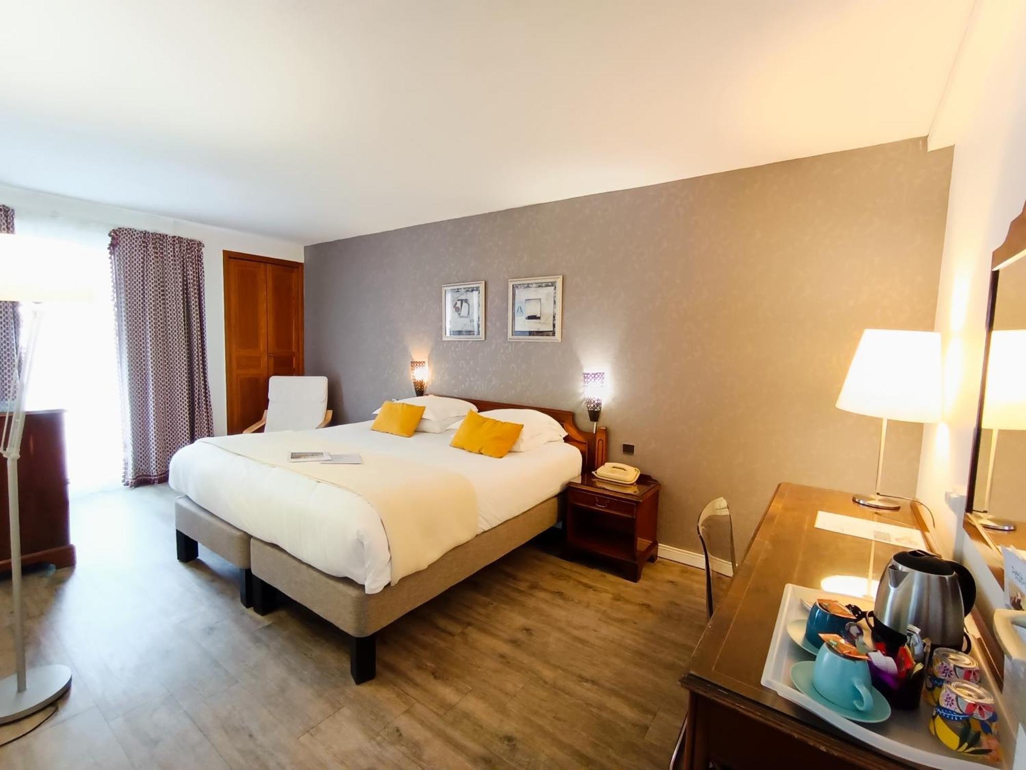 Hotel Des Tuileries Nîmes Eksteriør bilde