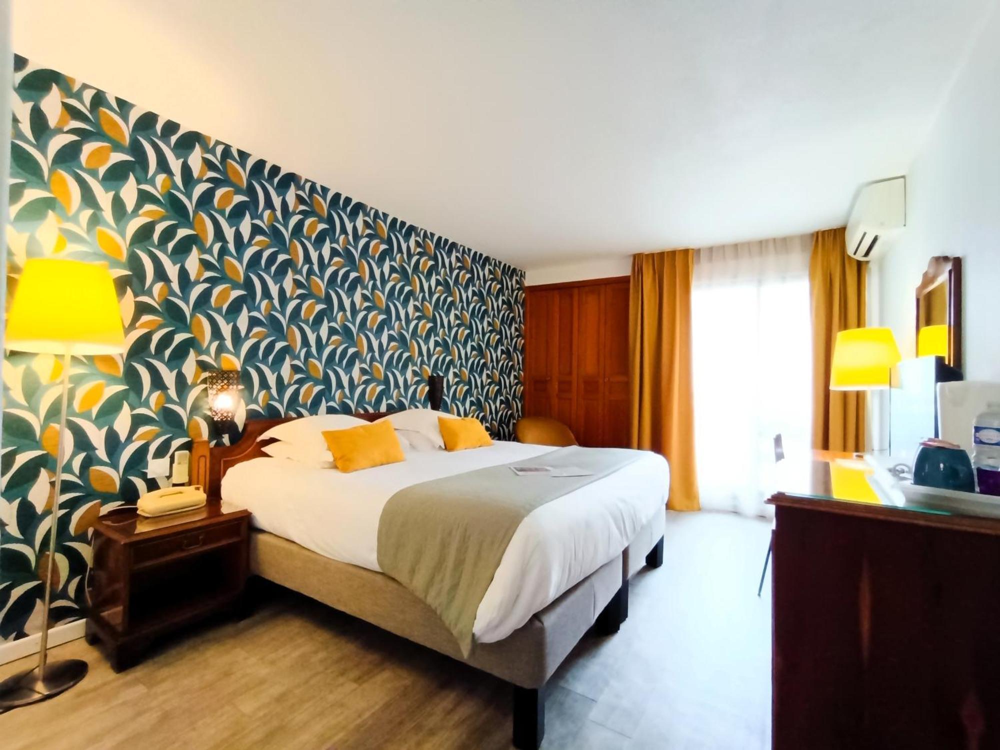 Hotel Des Tuileries Nîmes Eksteriør bilde